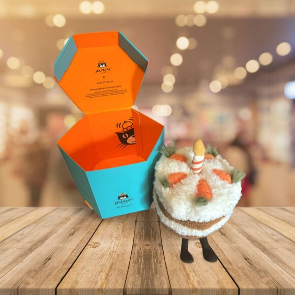 LIMITED EDITION Jellycat Chicago Nordstrom Edition Carrot Cake NWT in Box - Picture 3 of 6